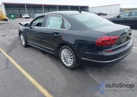 2017 Volkswagen Passat 1.8T Se z USA, uszkodzony, nr VIN 1VWBT7A38HC047172